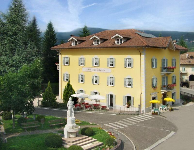 Locanda Alpina Brez Екстериор снимка